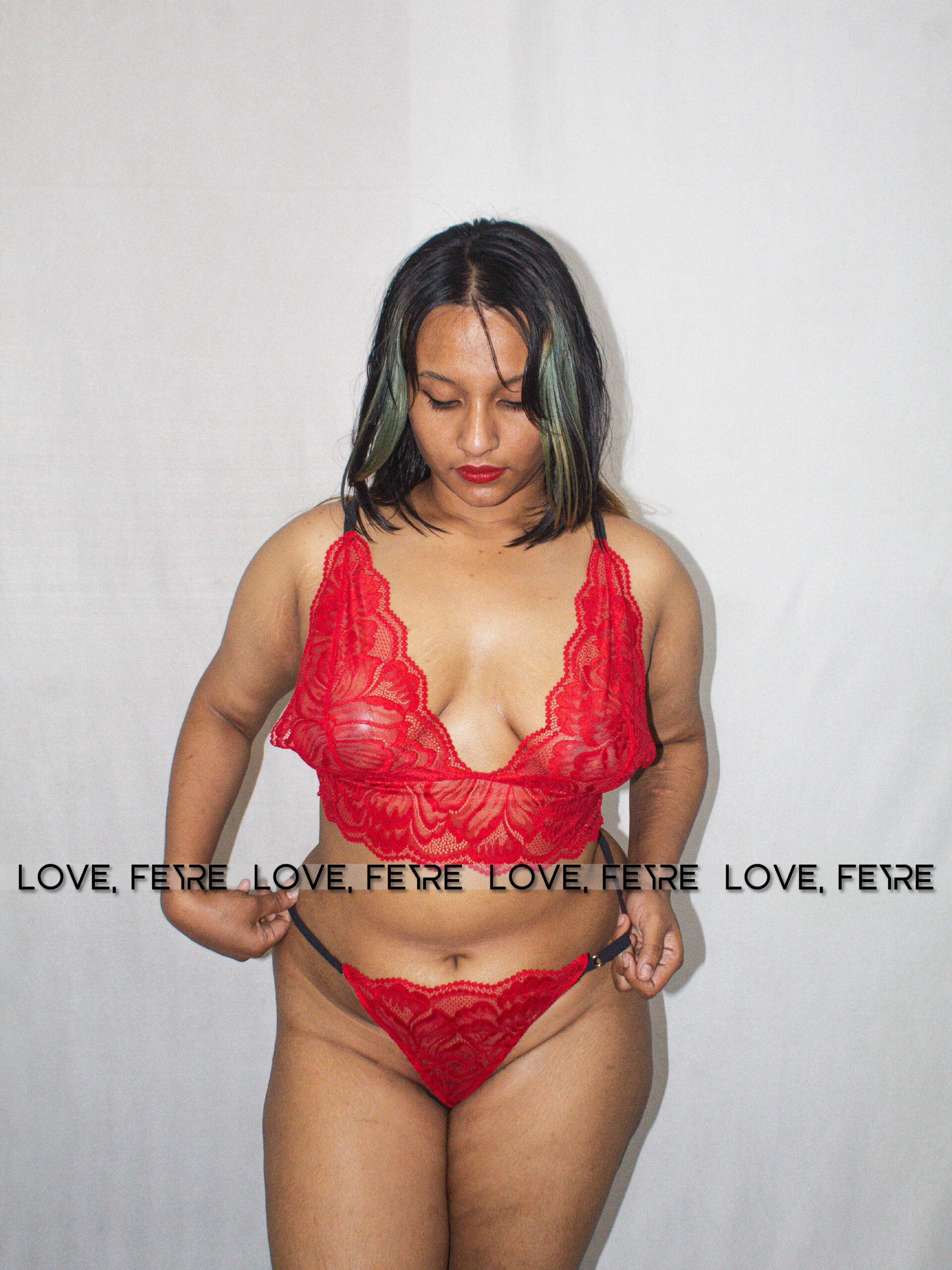 Ruby Scalloped Lace Set