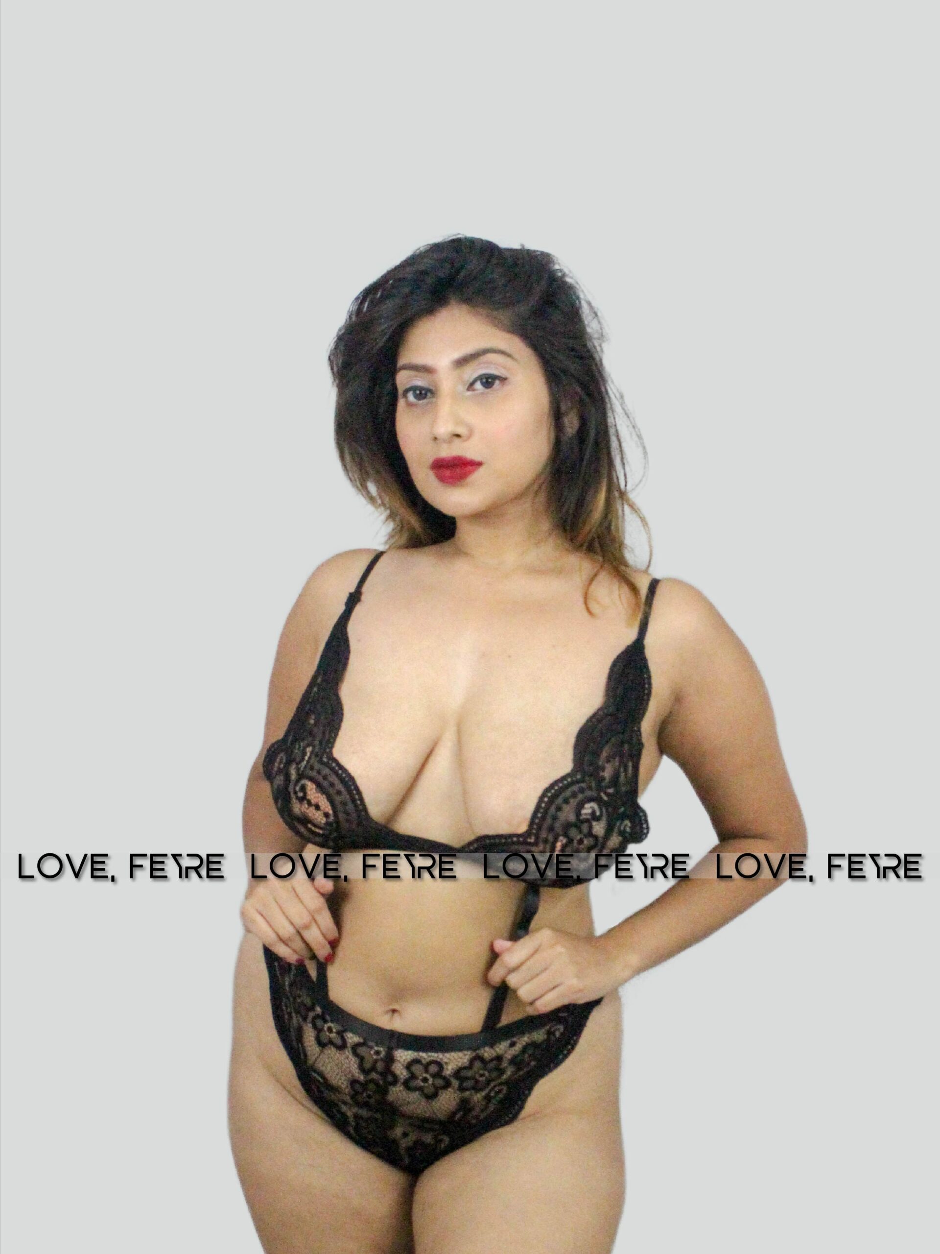 Scarlet Lace Cage Set
